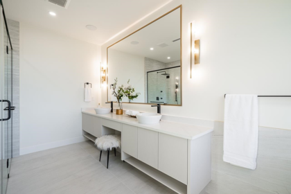 Entry Foyer Photo of 6187 164a Street, Surrey, BC