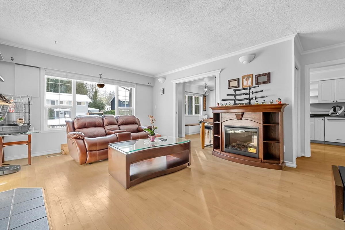 Family Room Photo of 26953 28a Avenue, Langley, BC