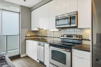 708 9025 Highland Court, Burnaby, BC, Burnaby — Apartment/Condo for sale