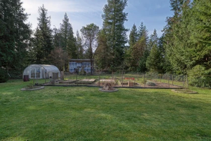 Hot Tub / Spa Photo of 8029 Southwood Road, Halfmoon Bay, BC