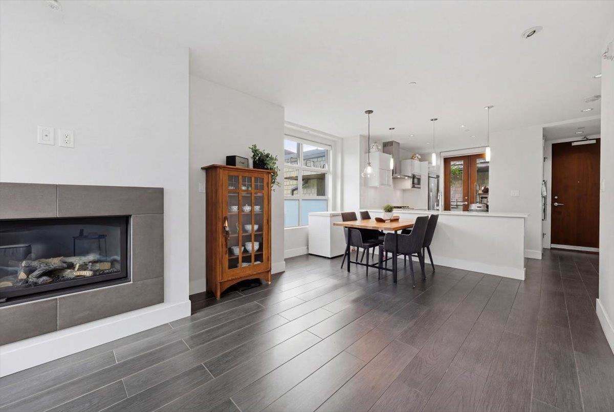 Living Room Photo of 204 2388 Marine Drive, West Vancouver, BC