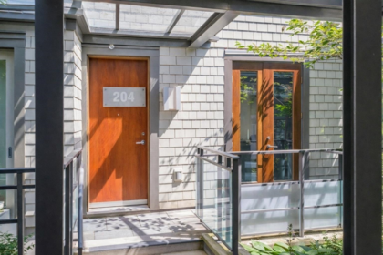 Entry Foyer Photo of 204 2388 Marine Drive, West Vancouver, BC