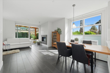 Kitchen Photo of 204 2388 Marine Drive, West Vancouver, BC