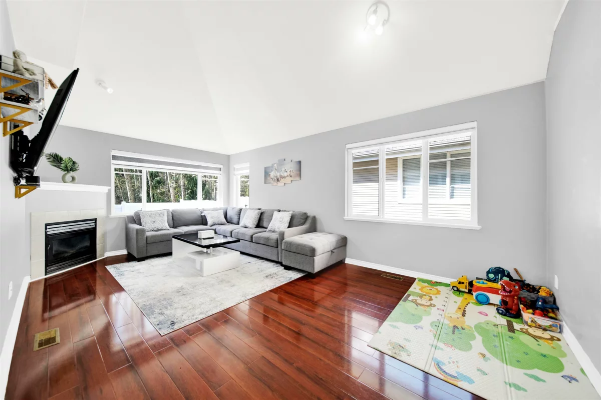 Dining Area Photo of 25 13918 58 Avenue, Surrey, BC