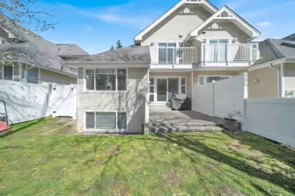 Swimming Pool Photo of 25 13918 58 Avenue, Surrey, BC
