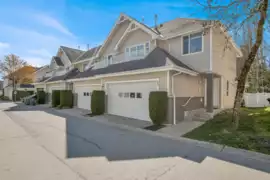 25 13918 58 Avenue, Surrey, BC