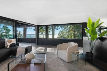 Breakfast Nook Photo of 4166 Rose Crescent, West Vancouver, BC