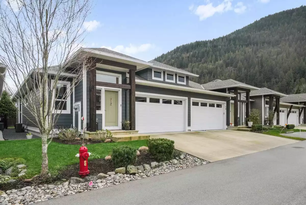 Exterior Rear Photo of 17 628 Mccombs Drive, Harrison Hot Springs, BC