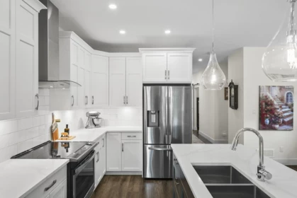 Kitchen Island Photo of 17 628 Mccombs Drive, Harrison Hot Springs, BC