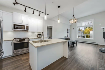 Kitchen Island Photo of 608 11077 Ravine Road, Surrey, BC