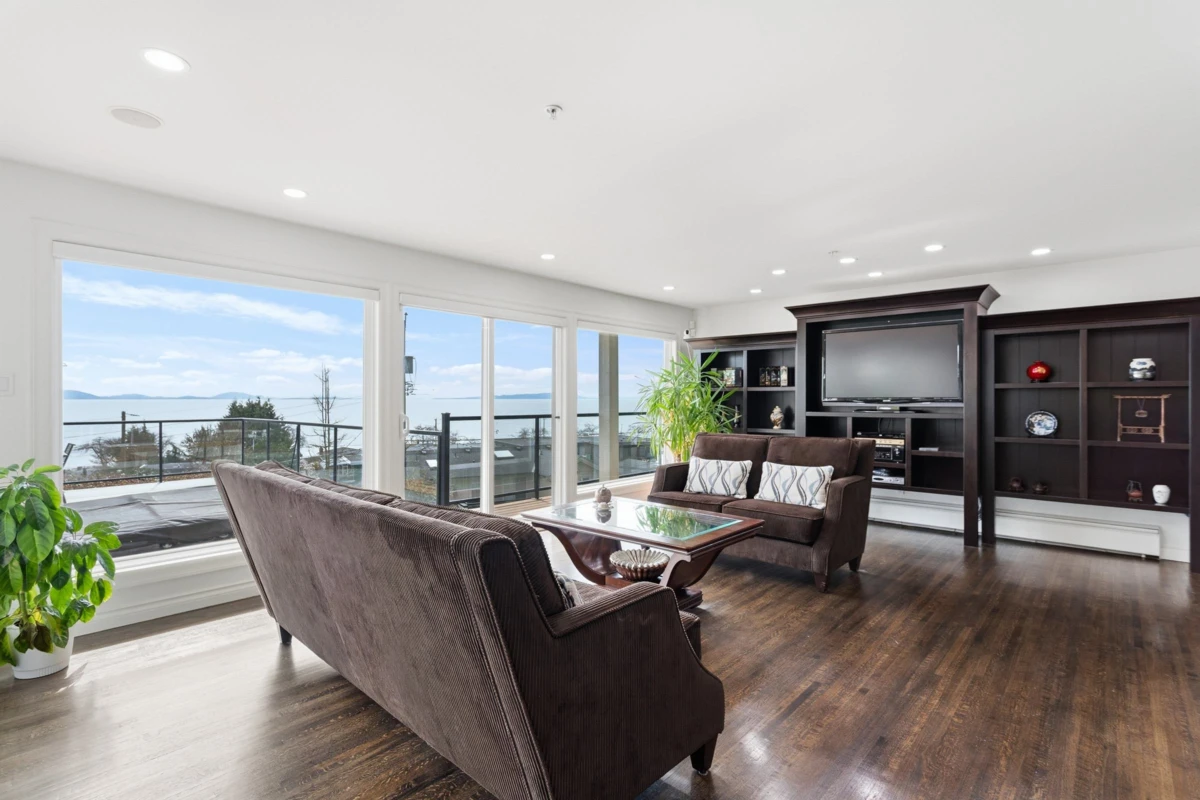Dining Area Photo of 1309 Anderson Street, White Rock, BC