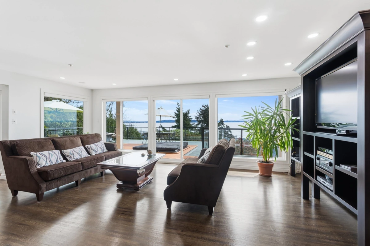 Family Room Photo of 1309 Anderson Street, White Rock, BC