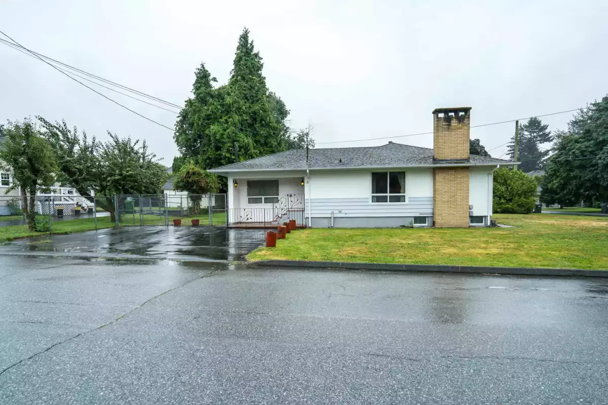 Family Room Photo of 2084 Hollyberry Court, Abbotsford, BC