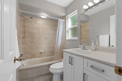 Hallway Photo of 14273 26 Avenue, Surrey, BC