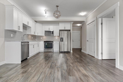 Walk-In Closet Photo of 102 45761 Stevenson Road, Chilliwack, BC