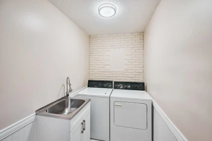 Hallway Photo of 23755 128 Crescent, Maple Ridge, BC
