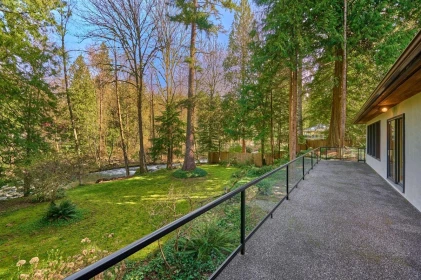 Kitchen Island Photo of 23755 128 Crescent, Maple Ridge, BC
