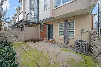 Staircase Photo of 58 7670 207 Street, Langley, BC