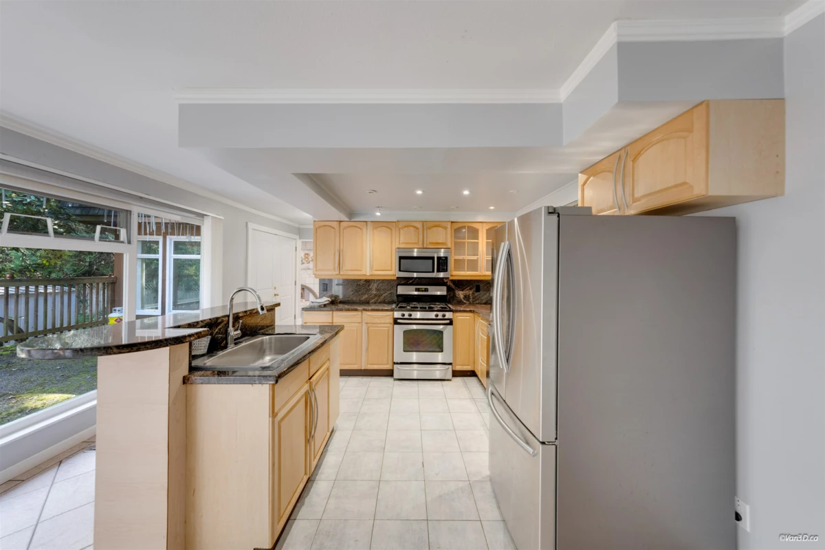 Dining Area Photo of 1366 Kings Avenue, West Vancouver, BC