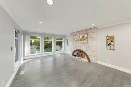 Guest Bathroom Photo of 1366 Kings Avenue, West Vancouver, BC