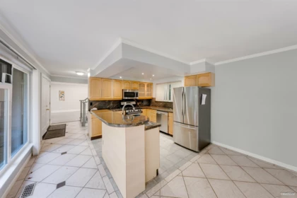 Kitchen Photo of 1366 Kings Avenue, West Vancouver, BC