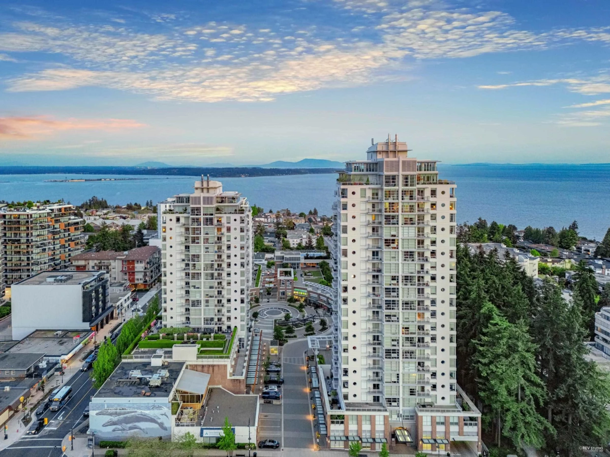 Exterior Rear Photo of 1904 15152 Russell Avenue, White Rock, BC