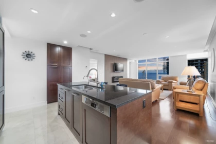 Loft / Bonus Room Photo of 1904 15152 Russell Avenue, White Rock, BC