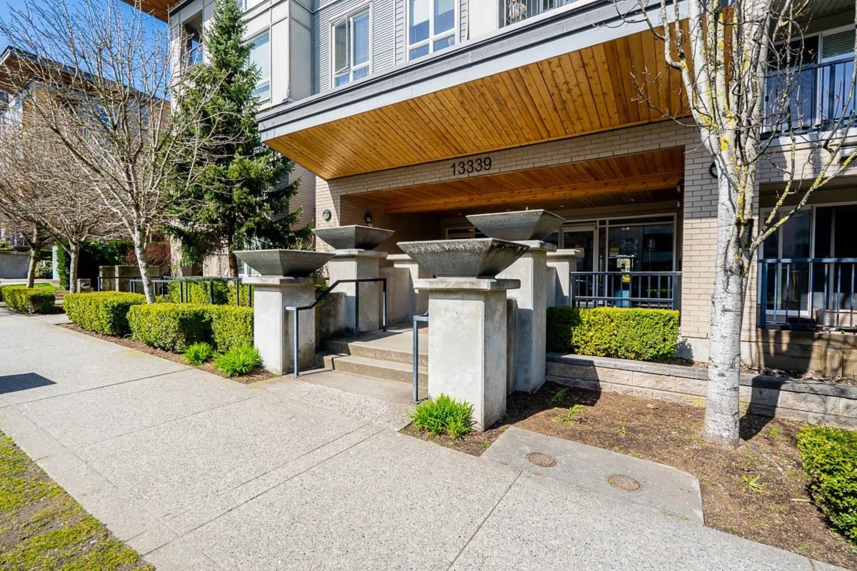 Family Room Photo of 416 13339 102a Avenue, Surrey, BC