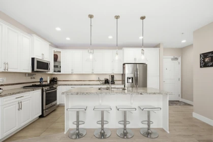 Kitchen Island Photo of 401 32445 Simon Avenue, Abbotsford, BC