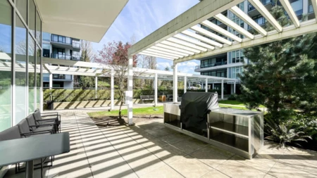 Staircase Photo of 703 595 Austin Avenue, Coquitlam, BC