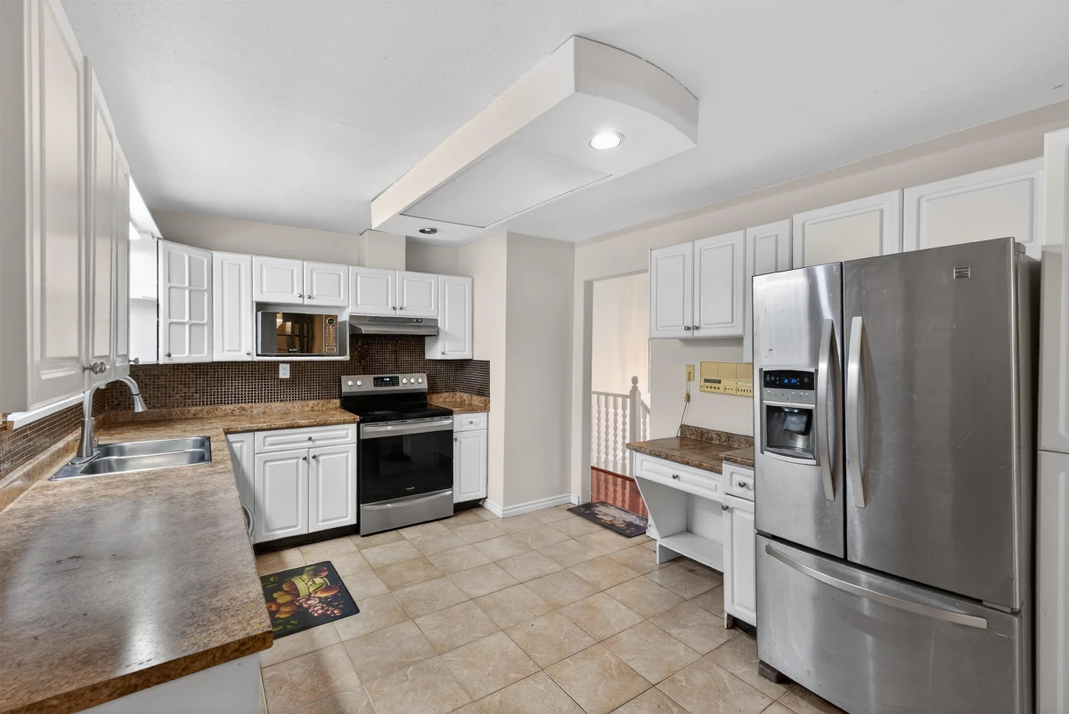 Dining Area Photo of 8927 146a Street, Surrey, BC