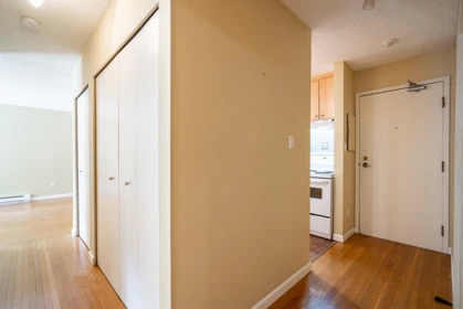 Kitchen Photo of 204 12890 17 Avenue, Surrey, BC