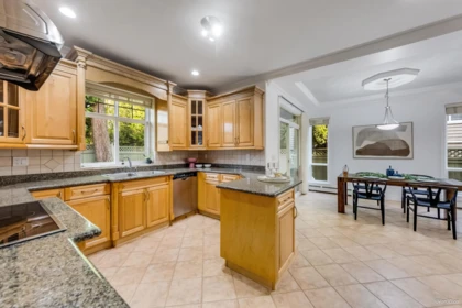 Kitchen Island Photo of 14906 23 Avenue, Surrey, BC