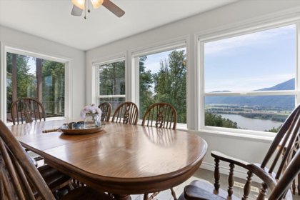 Breakfast Nook Photo of 43251 Salmonberry Drive, Chilliwack, BC