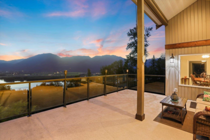 Entry Foyer Photo of 43251 Salmonberry Drive, Chilliwack, BC