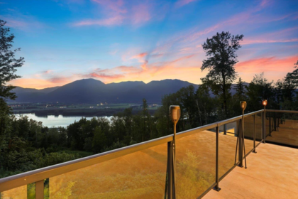 Hallway Photo of 43251 Salmonberry Drive, Chilliwack, BC