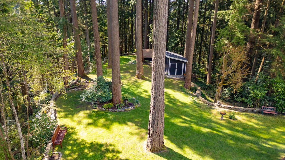 Family Room Photo of 2551 Hyannis Point, North Vancouver, BC