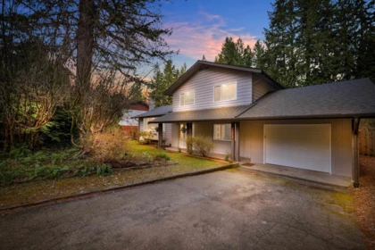 2572 The Boulevard, Squamish, BC, Squamish — Single Family Residence for sale