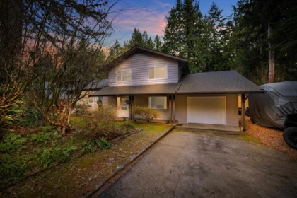 Garden / Landscaping Photo of 2572 The Boulevard, Squamish, BC
