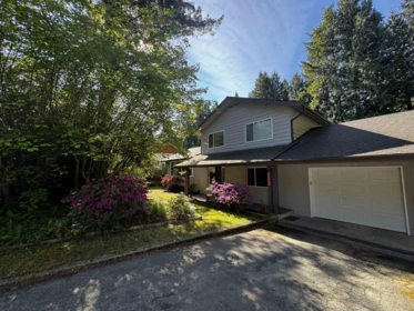 Swimming Pool Photo of 2572 The Boulevard, Squamish, BC