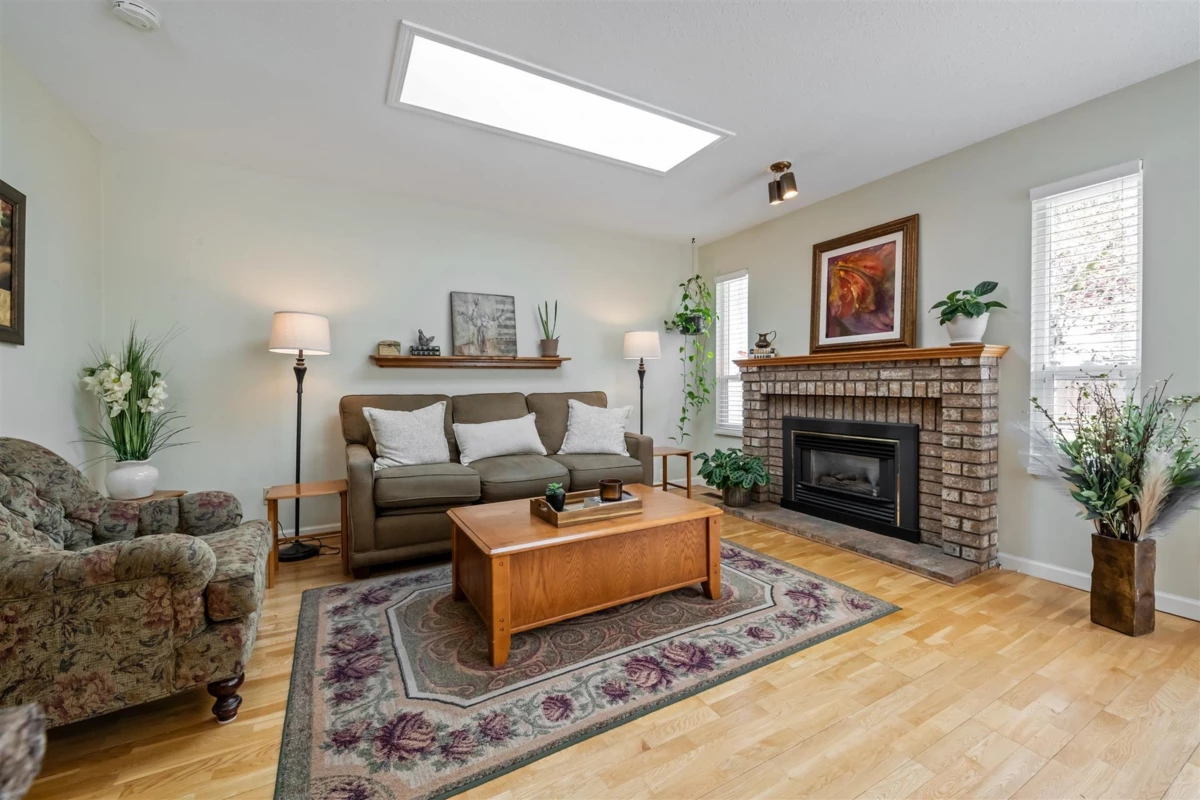 Dining Area Photo of 2436 126 Street, Surrey, BC