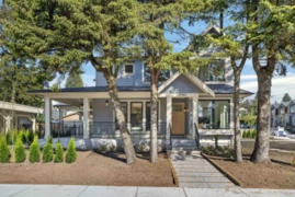 2 902 First Street, New Westminster, BC