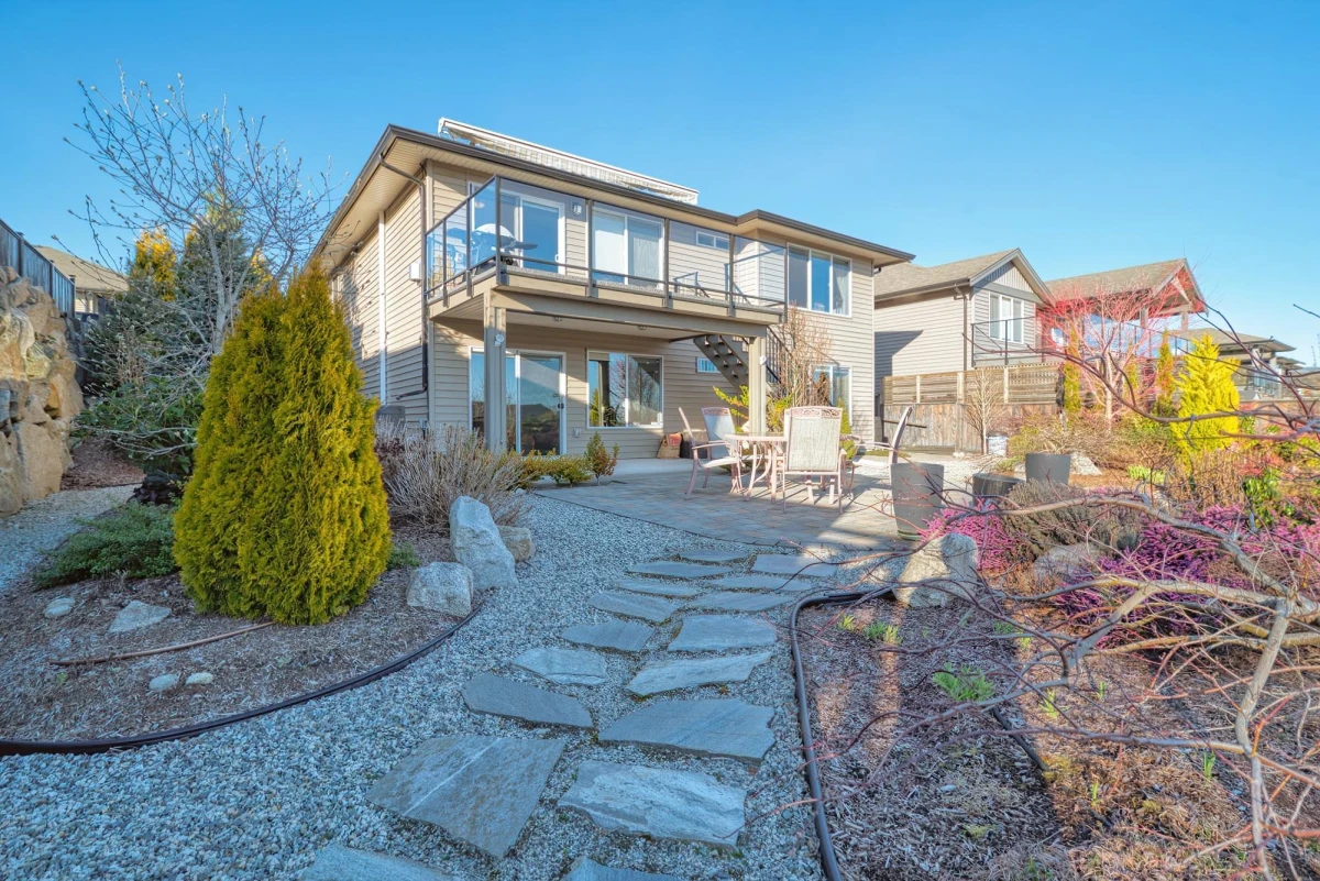 Living Room Photo of 6263 Apollo Road, Sechelt, BC
