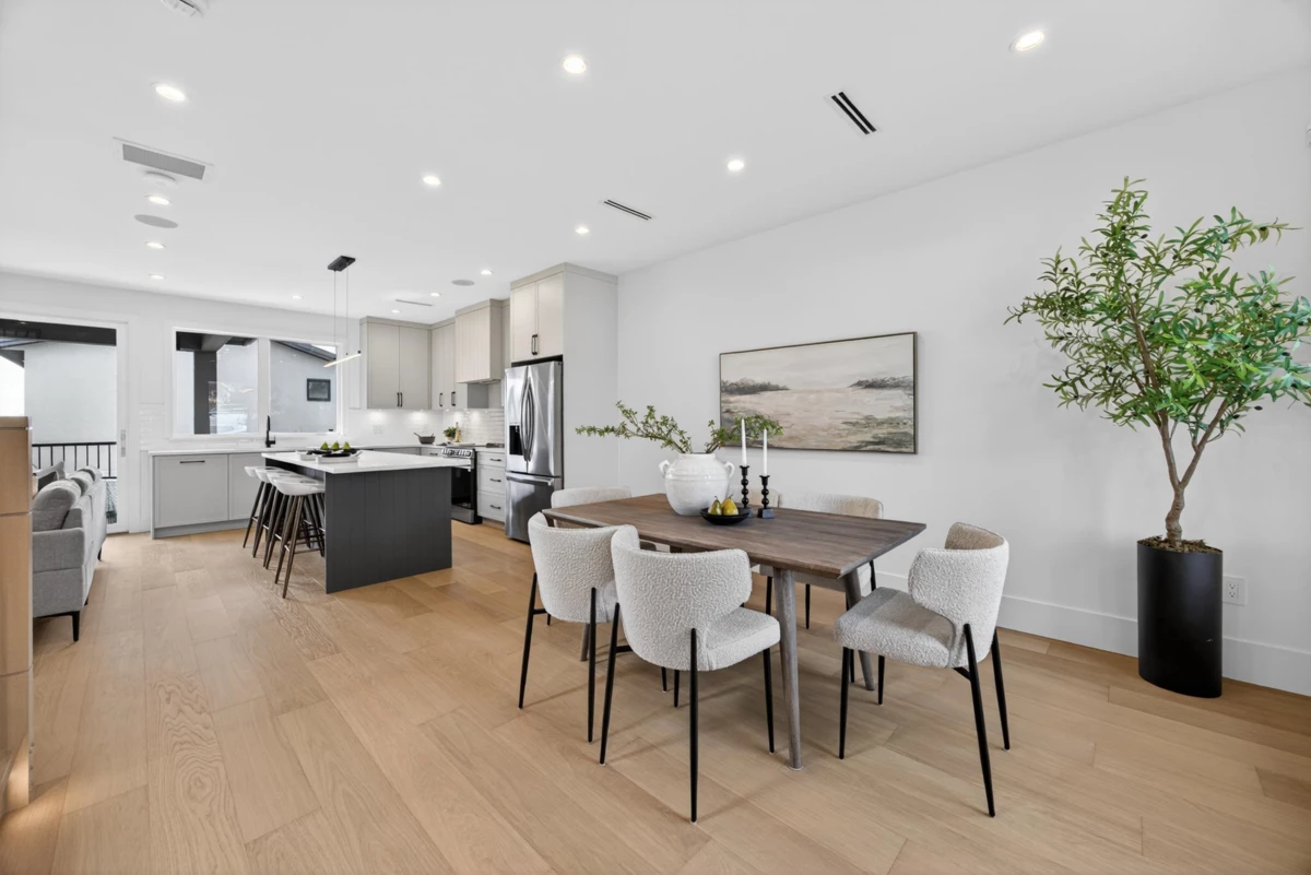 Family Room Photo of 1150 Charland Avenue, Coquitlam, BC