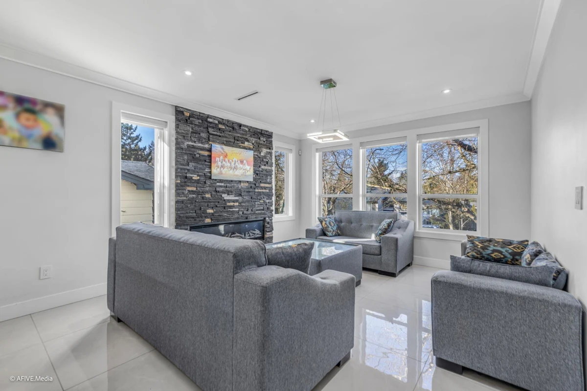 Family Room Photo of 17268 61a Avenue, Surrey, BC