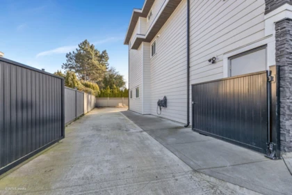 Outdoor Kitchen Photo of 17268 61a Avenue, Surrey, BC