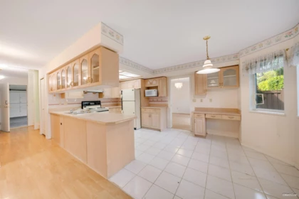 Basement Recreation Room Photo of 10 10900 No. 2 Road, Richmond, BC
