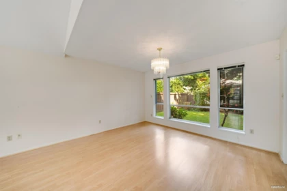 Kitchen Island Photo of 10 10900 No. 2 Road, Richmond, BC