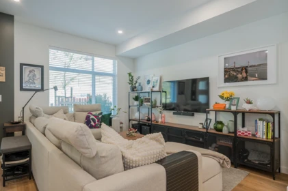 Kitchen Island Photo of 7 33929 Barker Court, Mission, BC