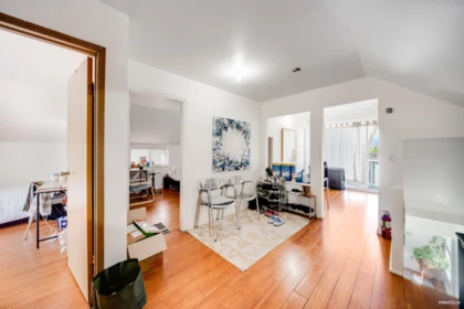 Entry Foyer Photo of 166 E 24th Avenue, Vancouver, BC